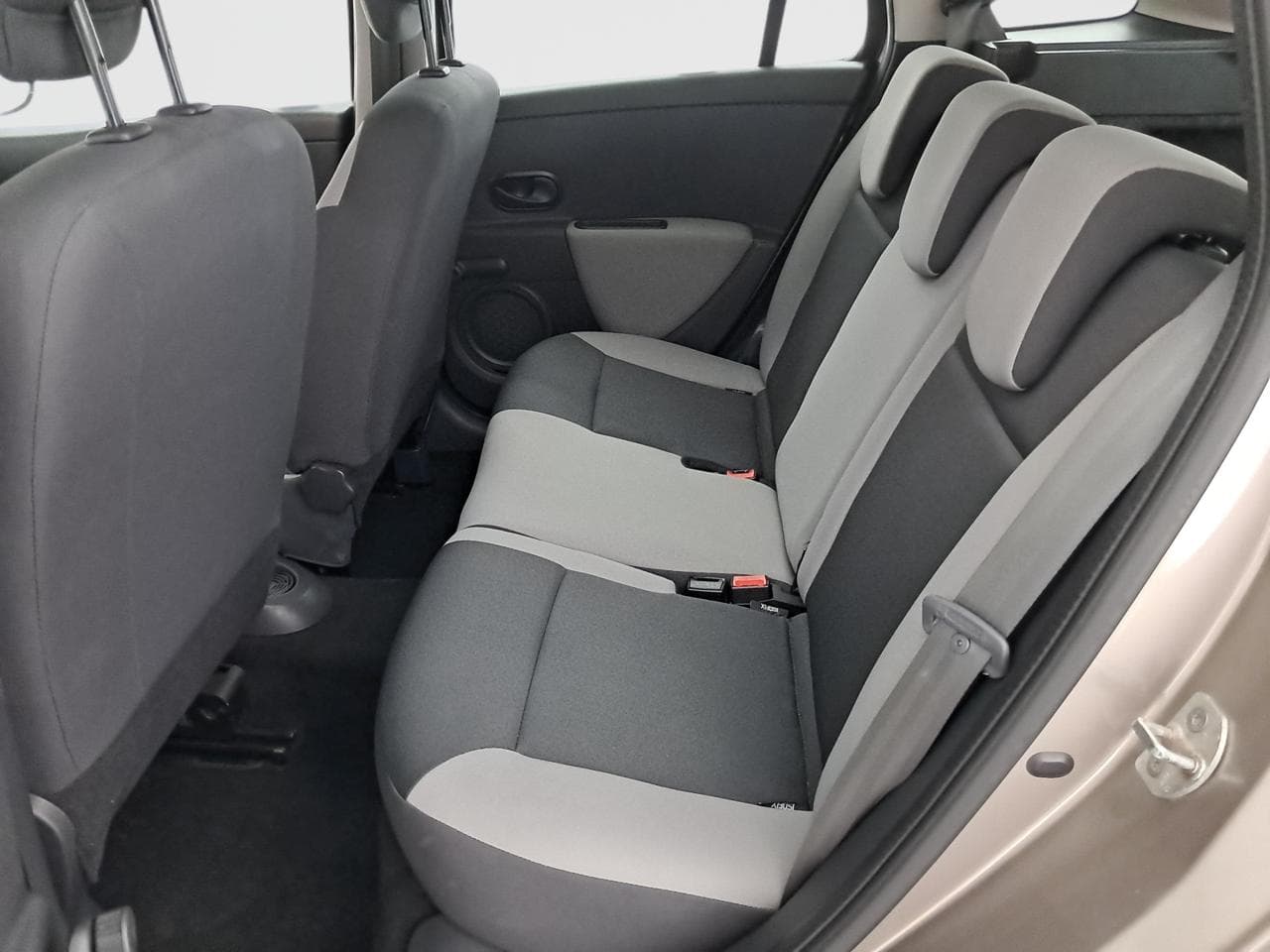 2010 Renault CLIO - 24