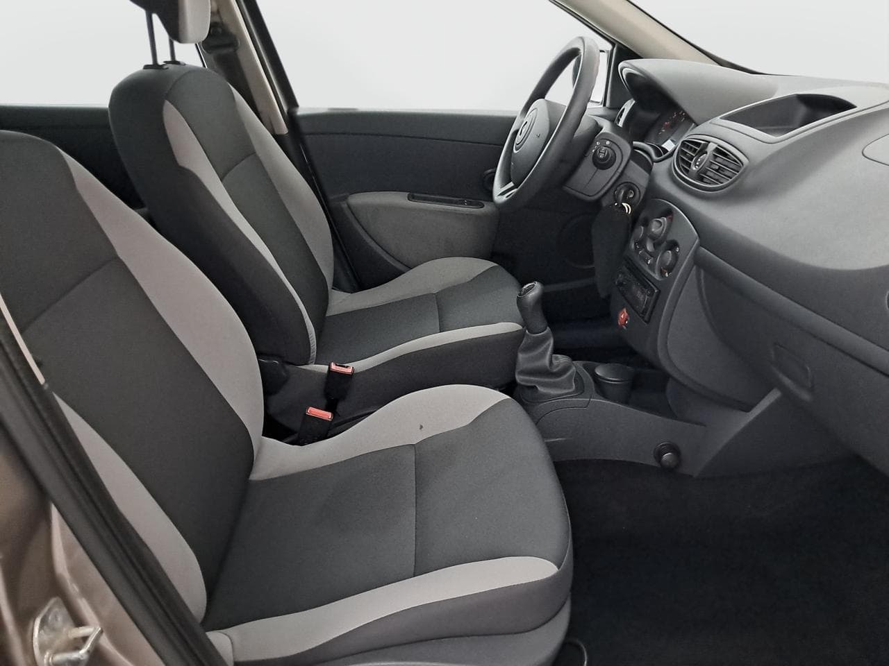 2010 Renault CLIO - 18