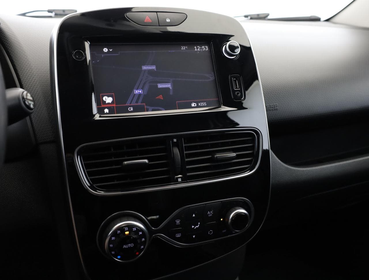 2017 Renault CLIO - 16