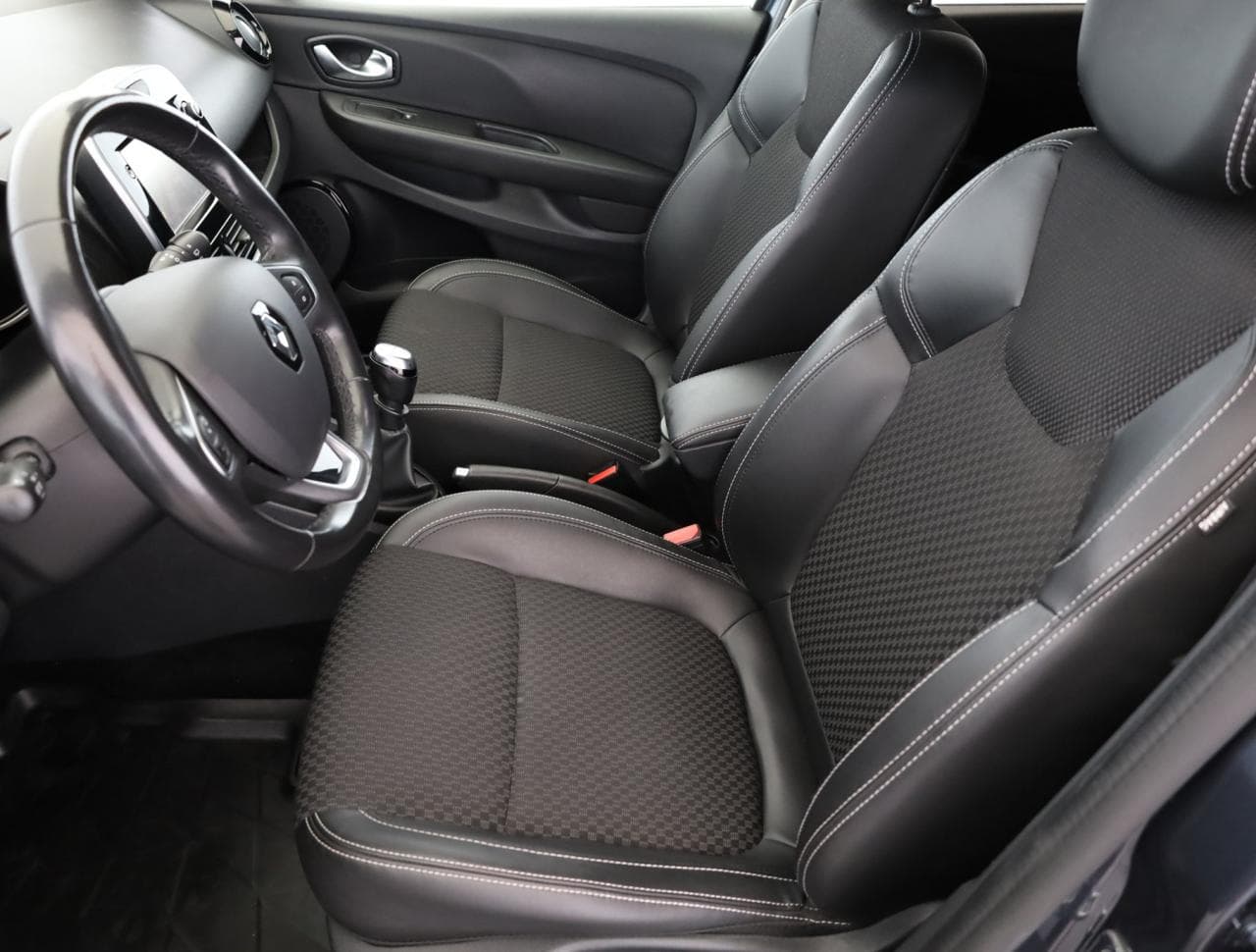2017 Renault CLIO - 13