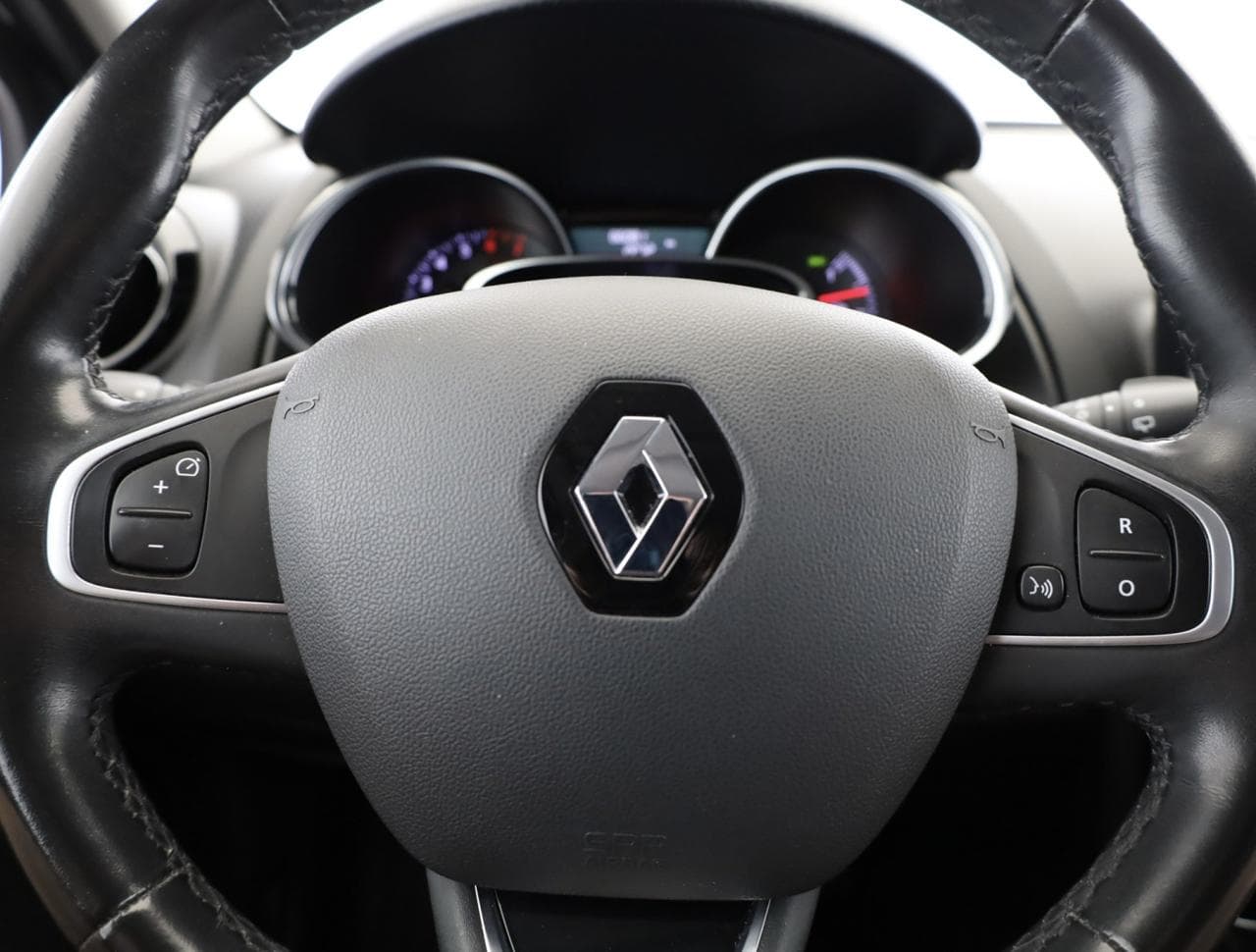2017 Renault CLIO - 14