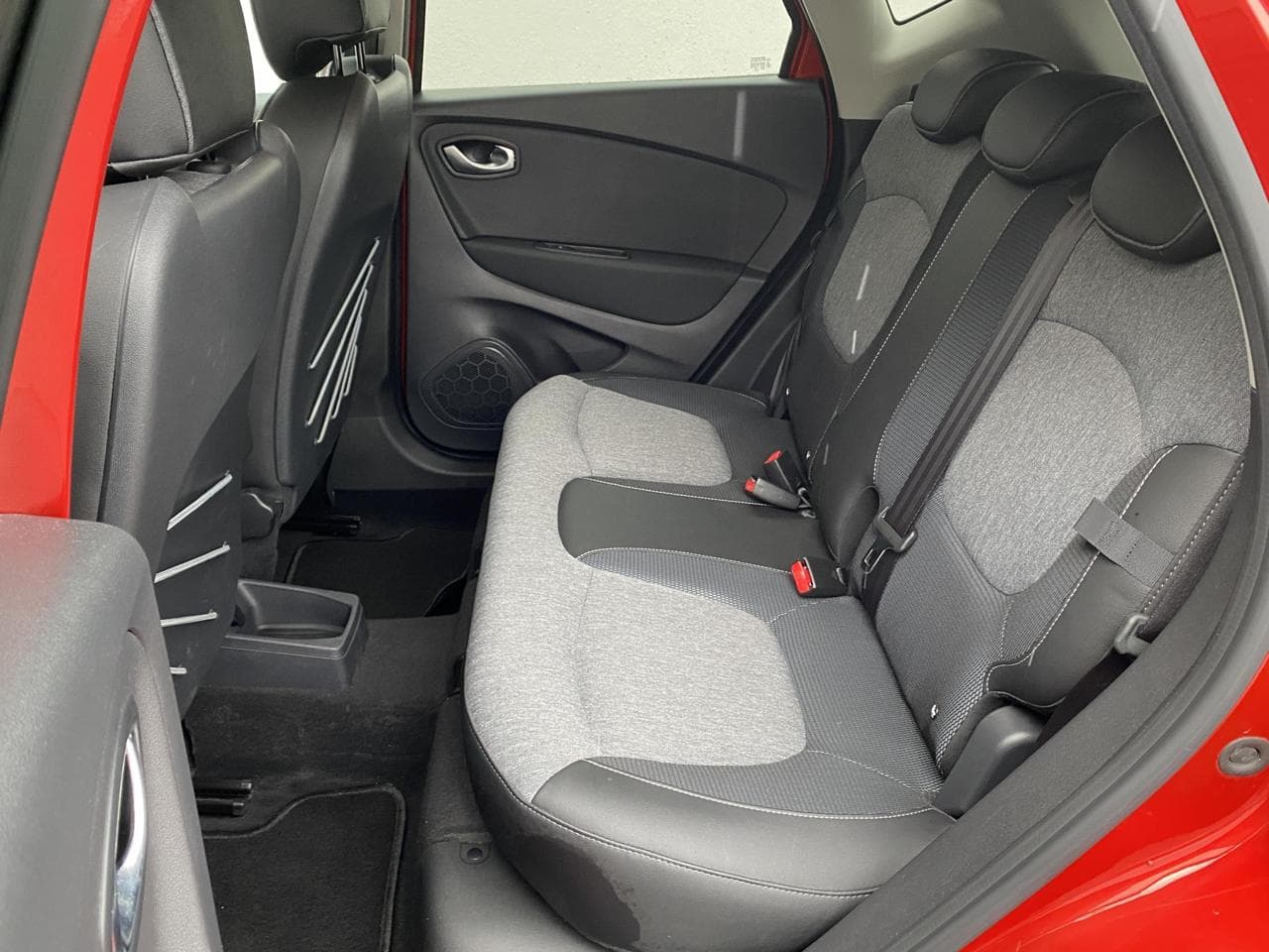 2018 Renault CAPTUR - 10