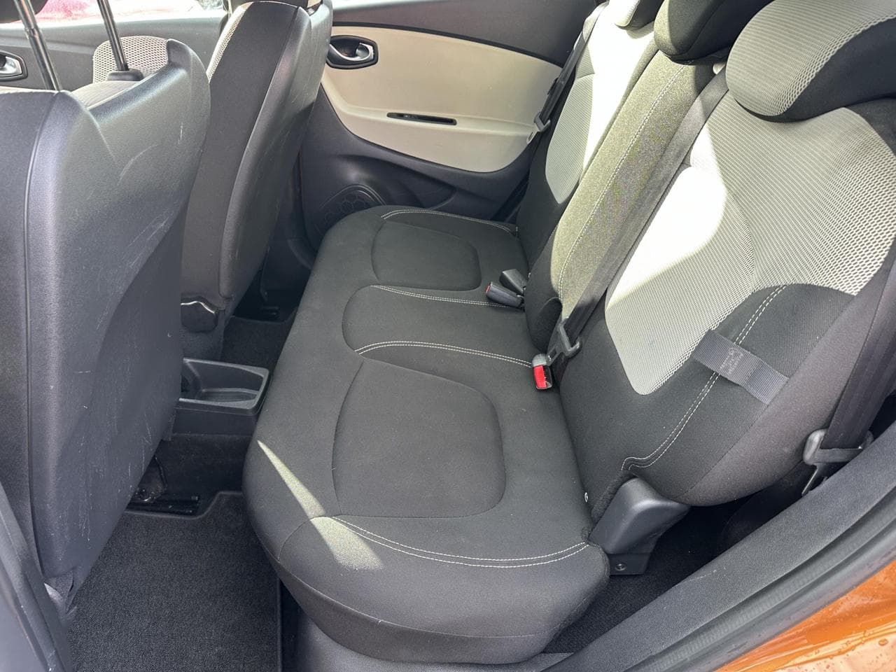 2018 Renault CAPTUR - 10
