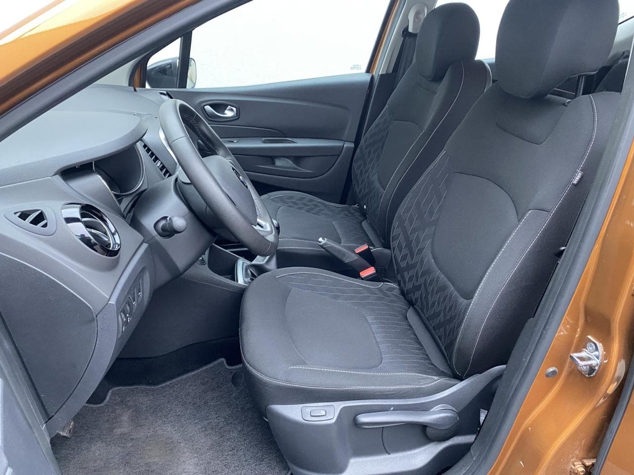 2020 Renault Captur - 9