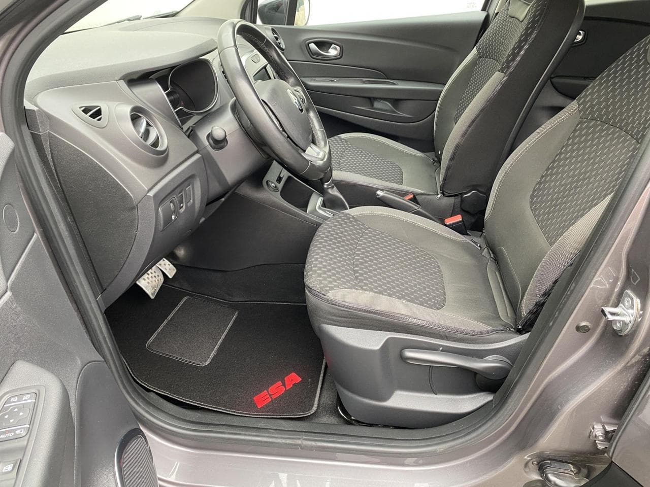 2017 Renault CAPTUR - 9