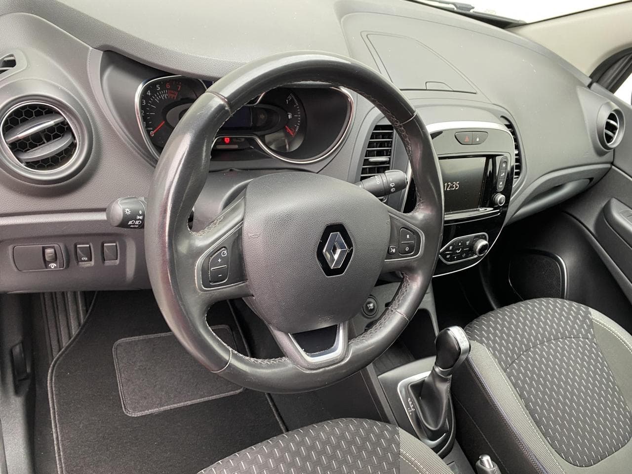 2017 Renault CAPTUR - 12