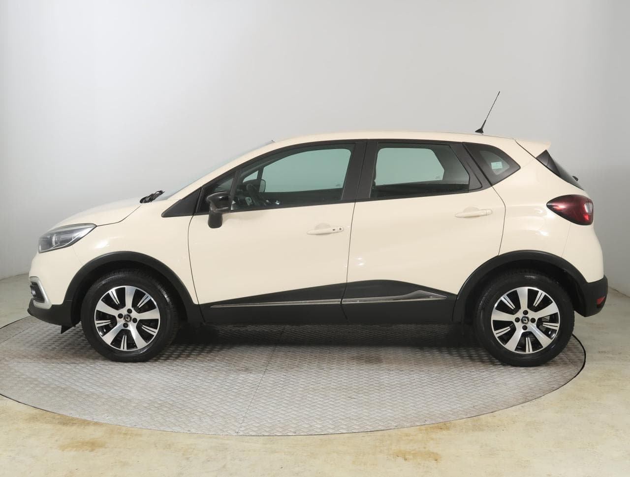 2018 Renault CAPTUR - 4