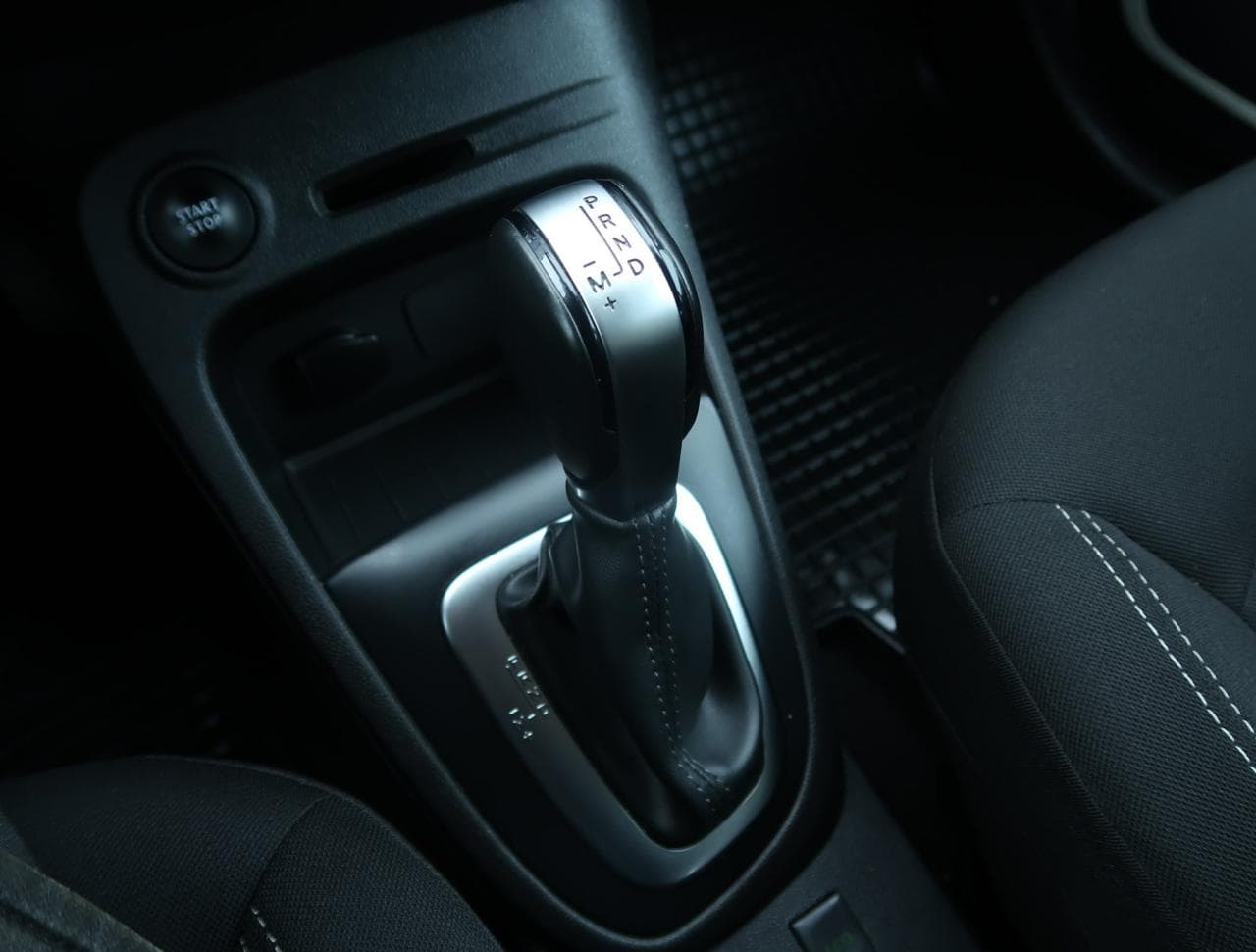 2018 Renault CAPTUR - 19