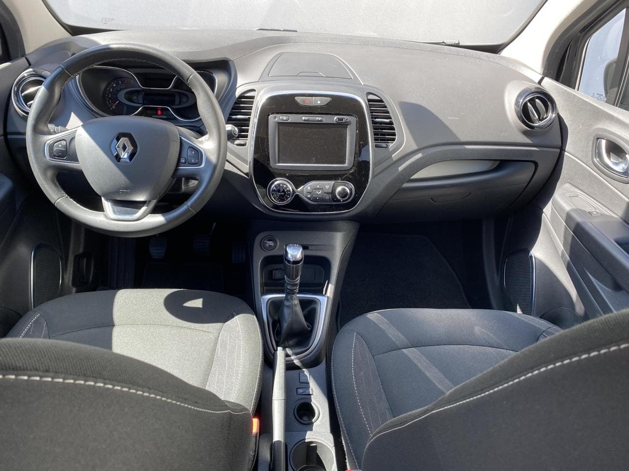 2019 Renault CAPTUR - 8