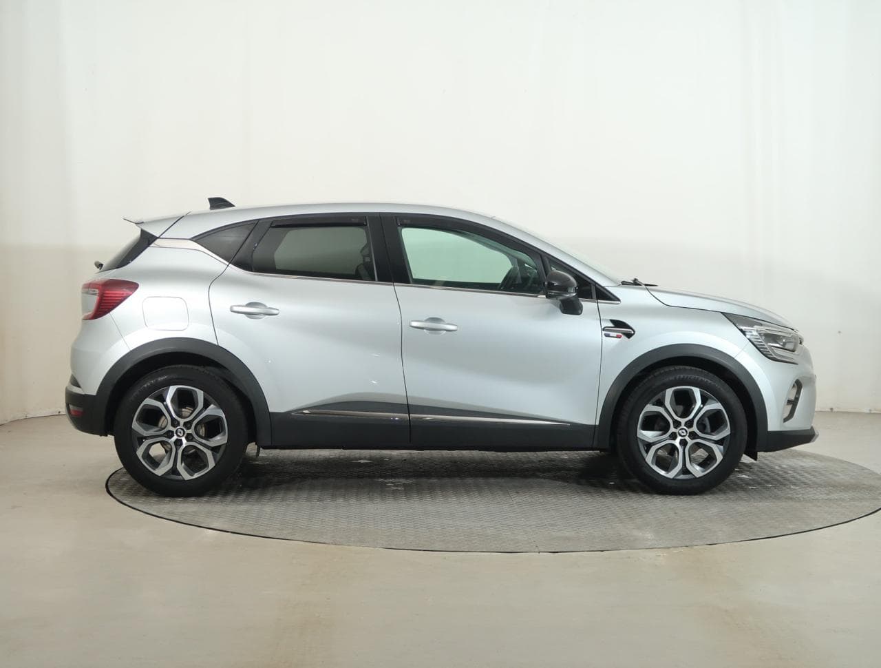 2023 Renault CAPTUR - 8