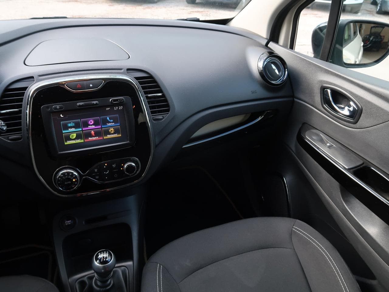 2016 Renault CAPTUR - 11