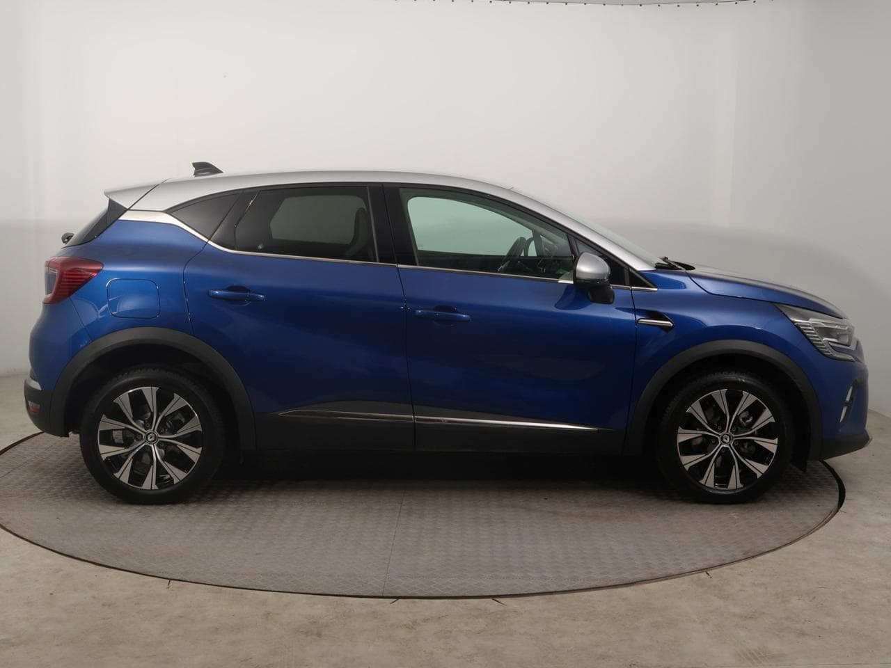 2023 Renault CAPTUR - 8