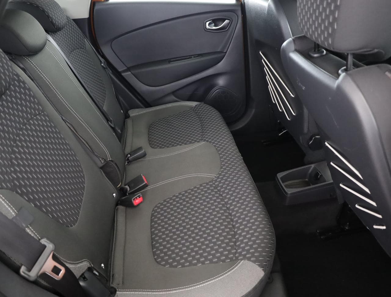 2018 Renault CAPTUR - 11