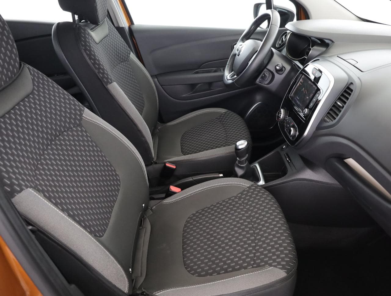2018 Renault CAPTUR - 10
