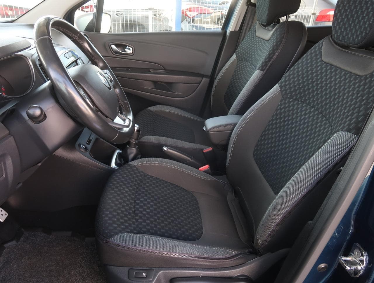 2017 Renault CAPTUR - 28