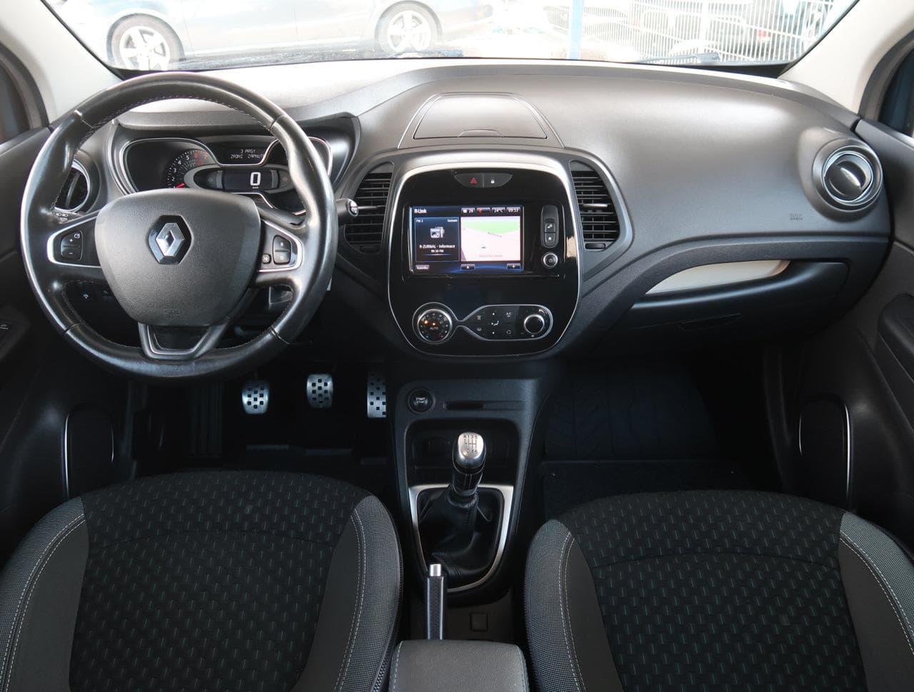 2017 Renault CAPTUR - 17