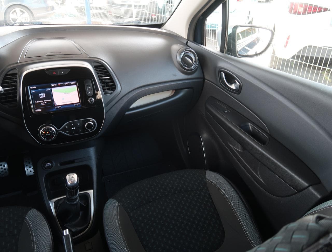 2017 Renault CAPTUR - 18