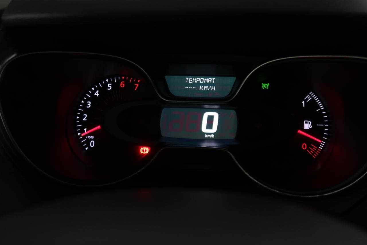 2017 Renault CAPTUR - 17