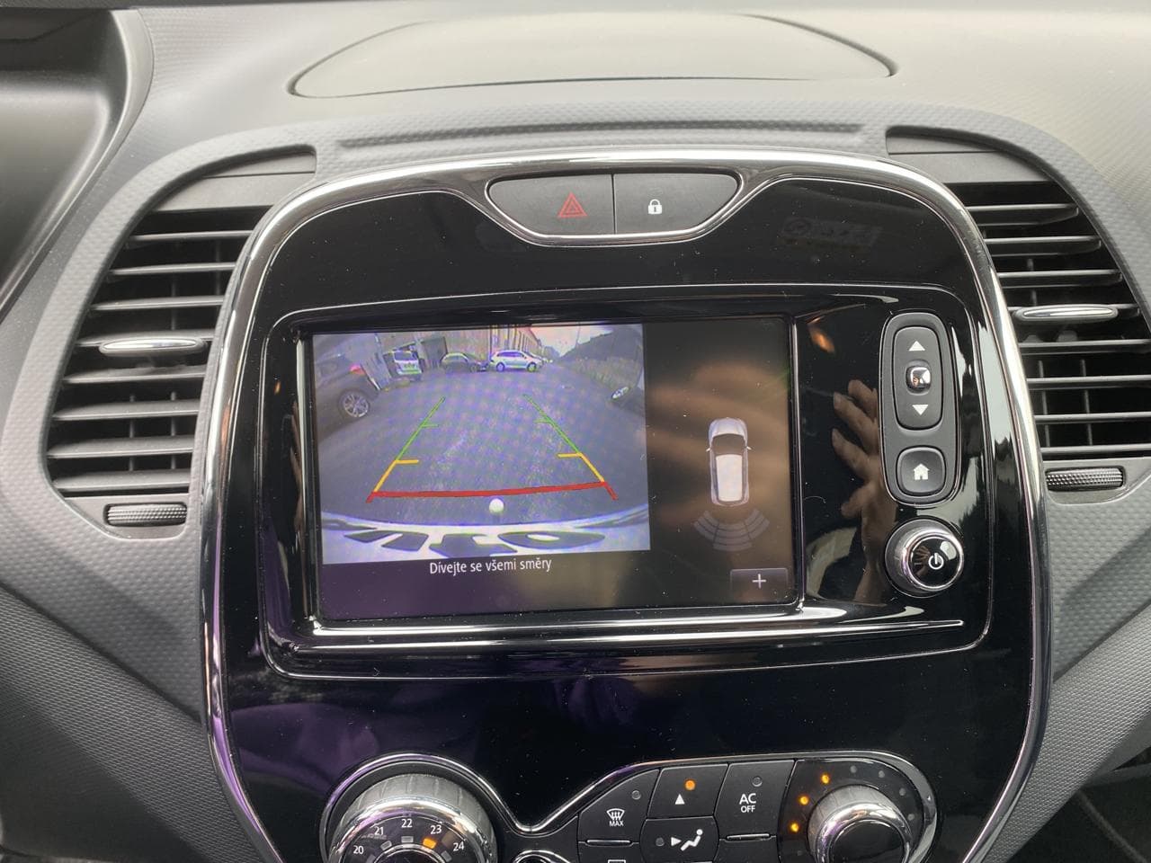 2015 Renault CAPTUR - 18