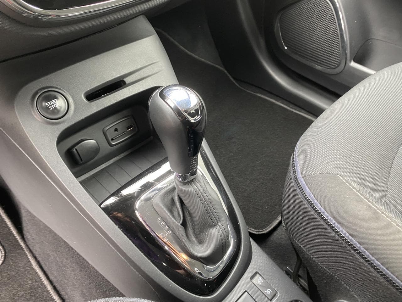 2015 Renault CAPTUR - 16