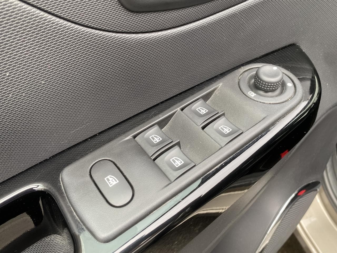 2015 Renault CAPTUR - 13