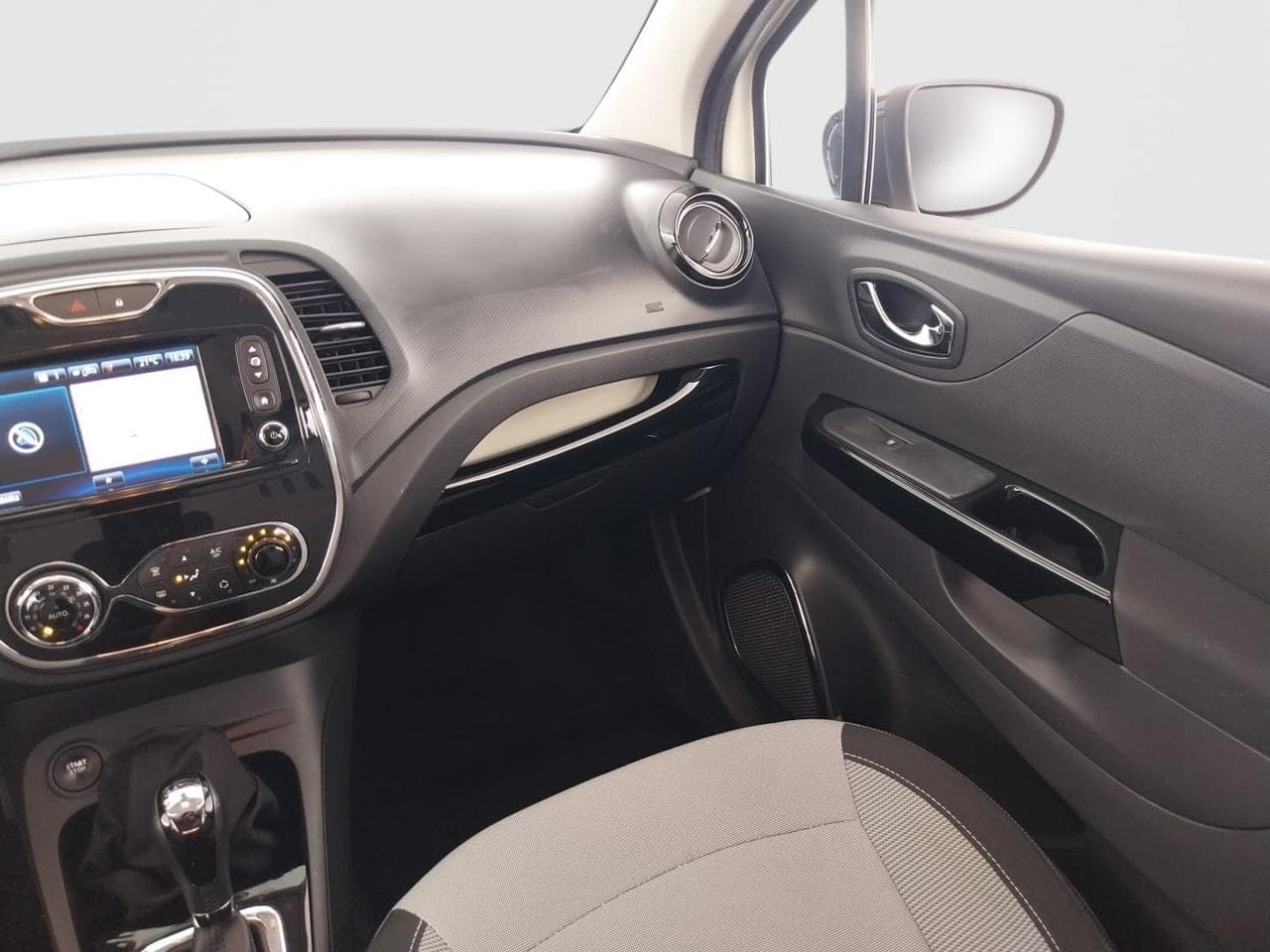 2015 Renault CAPTUR - 11