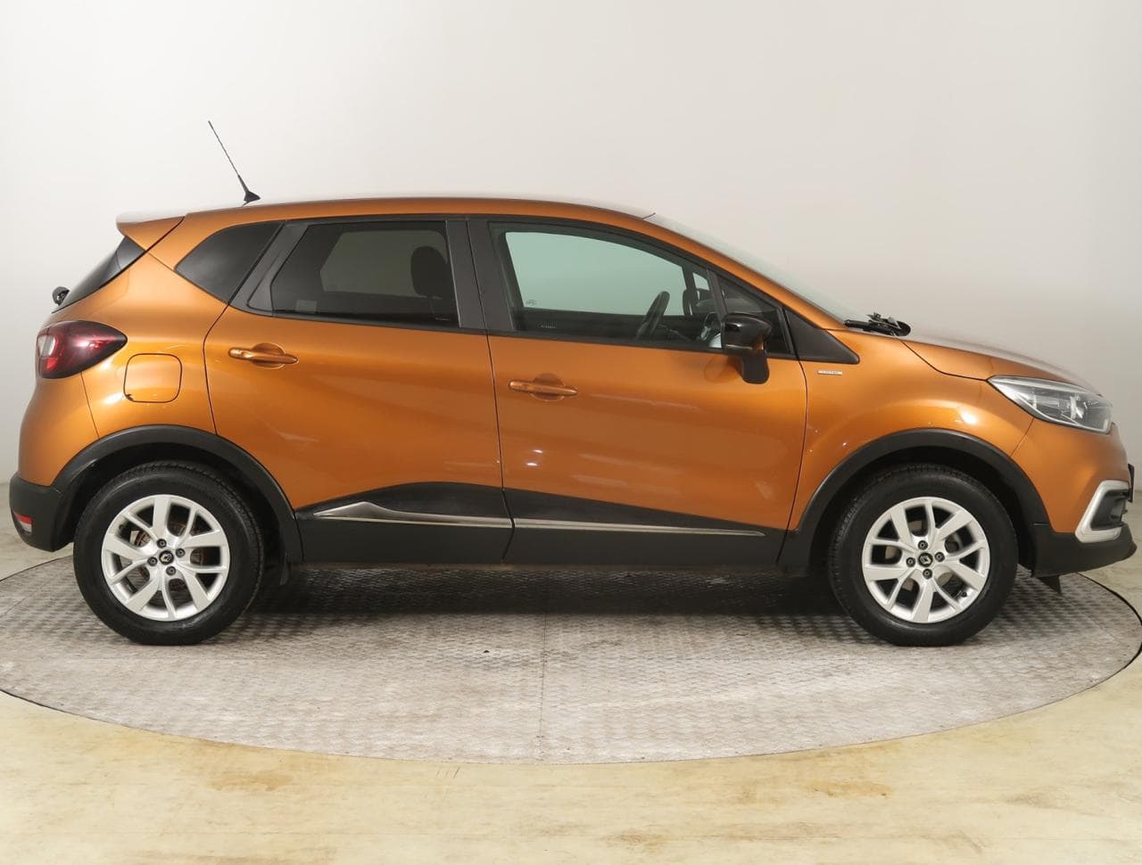 2019 Renault CAPTUR - 8