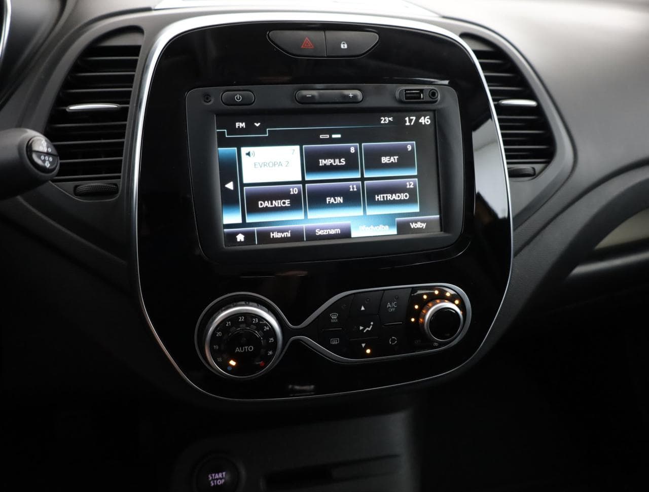 2019 Renault CAPTUR - 16