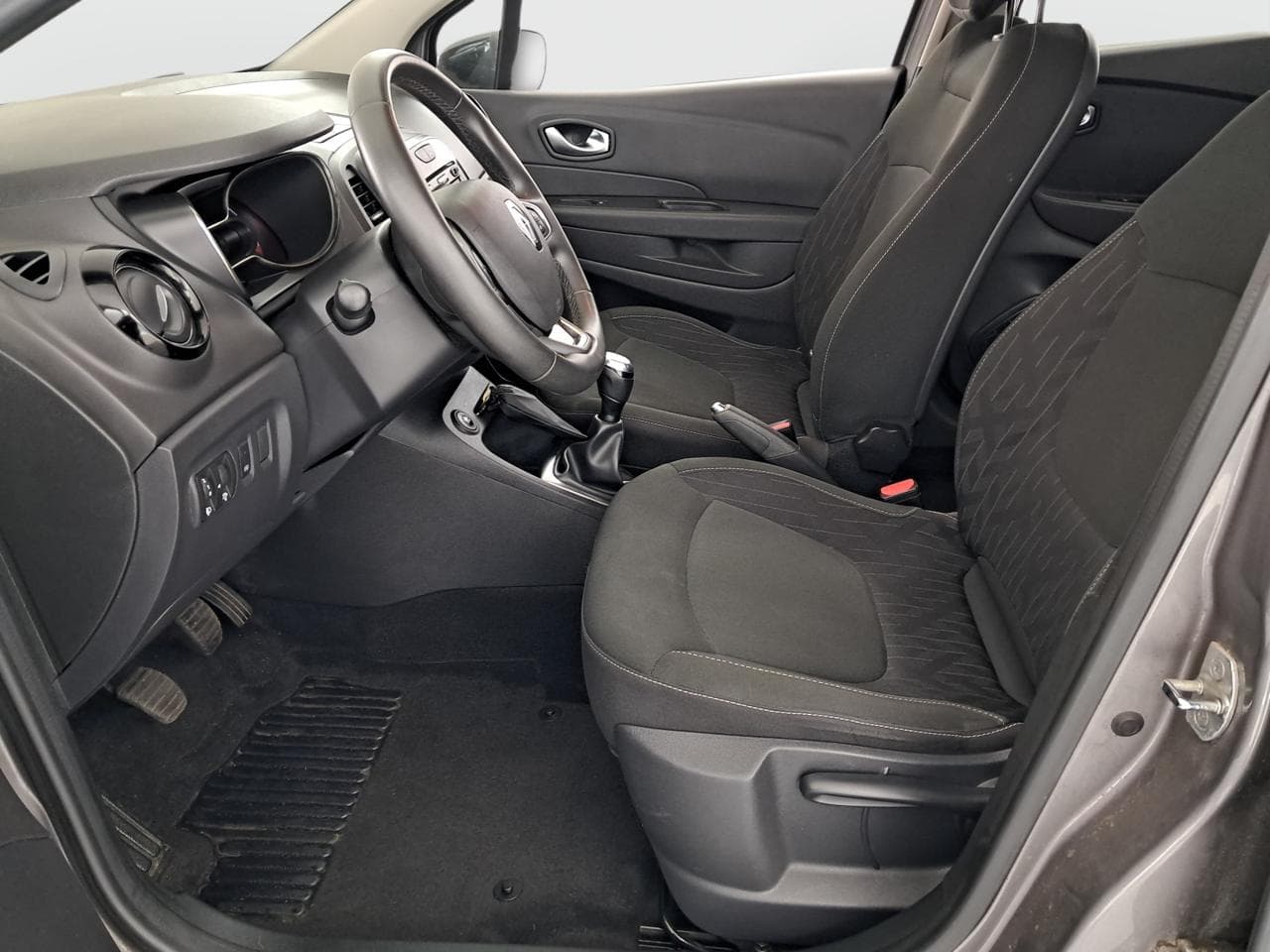 2019 Renault CAPTUR - 16