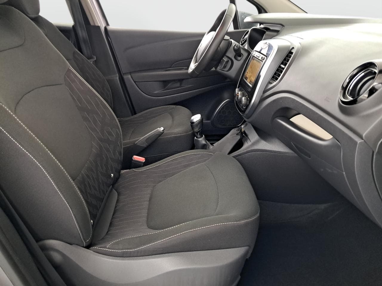 2019 Renault CAPTUR - 12