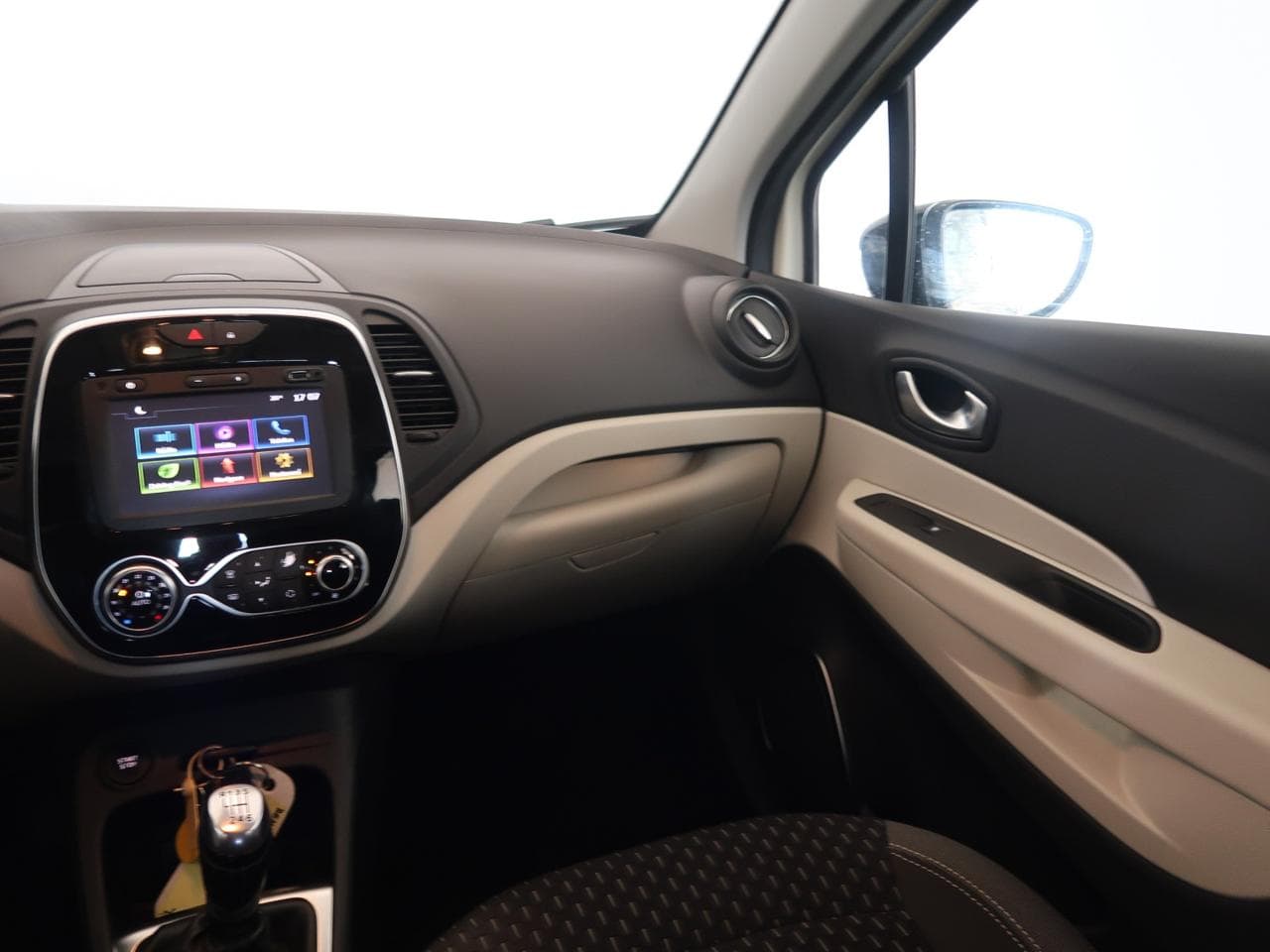 2018 Renault CAPTUR - 11