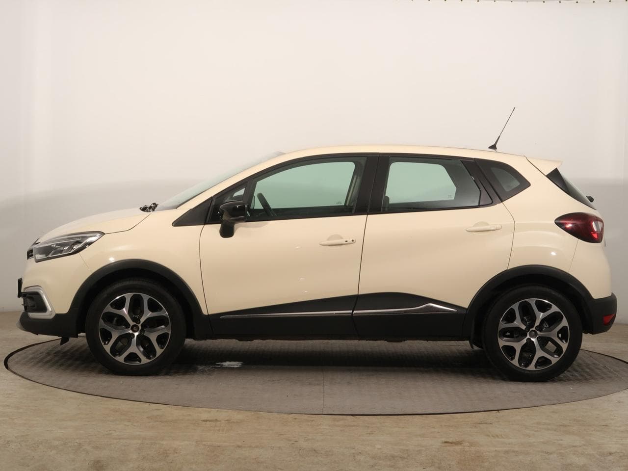 2018 Renault CAPTUR - 4