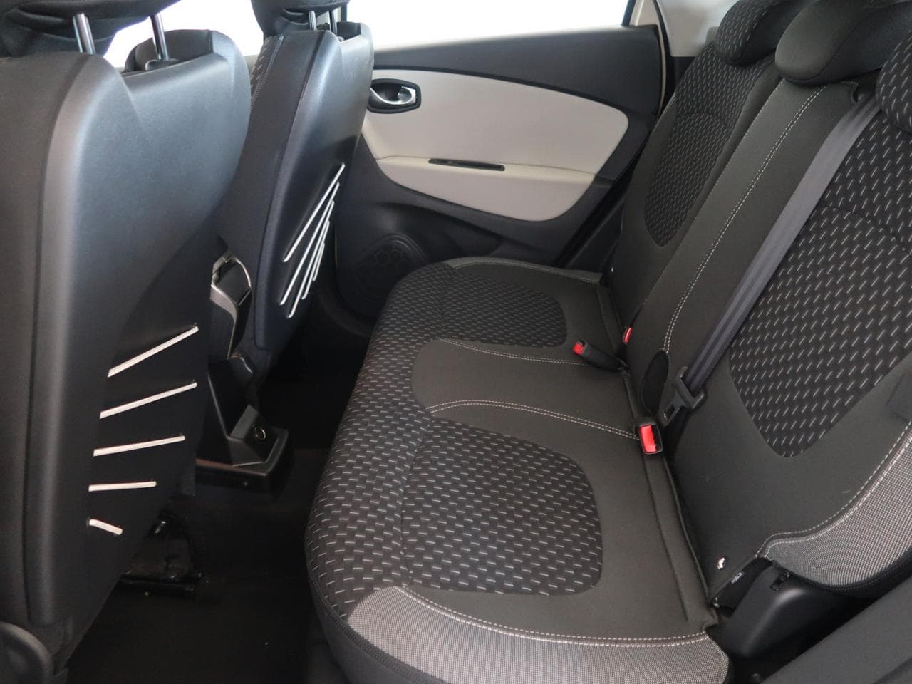 2018 Renault CAPTUR - 15