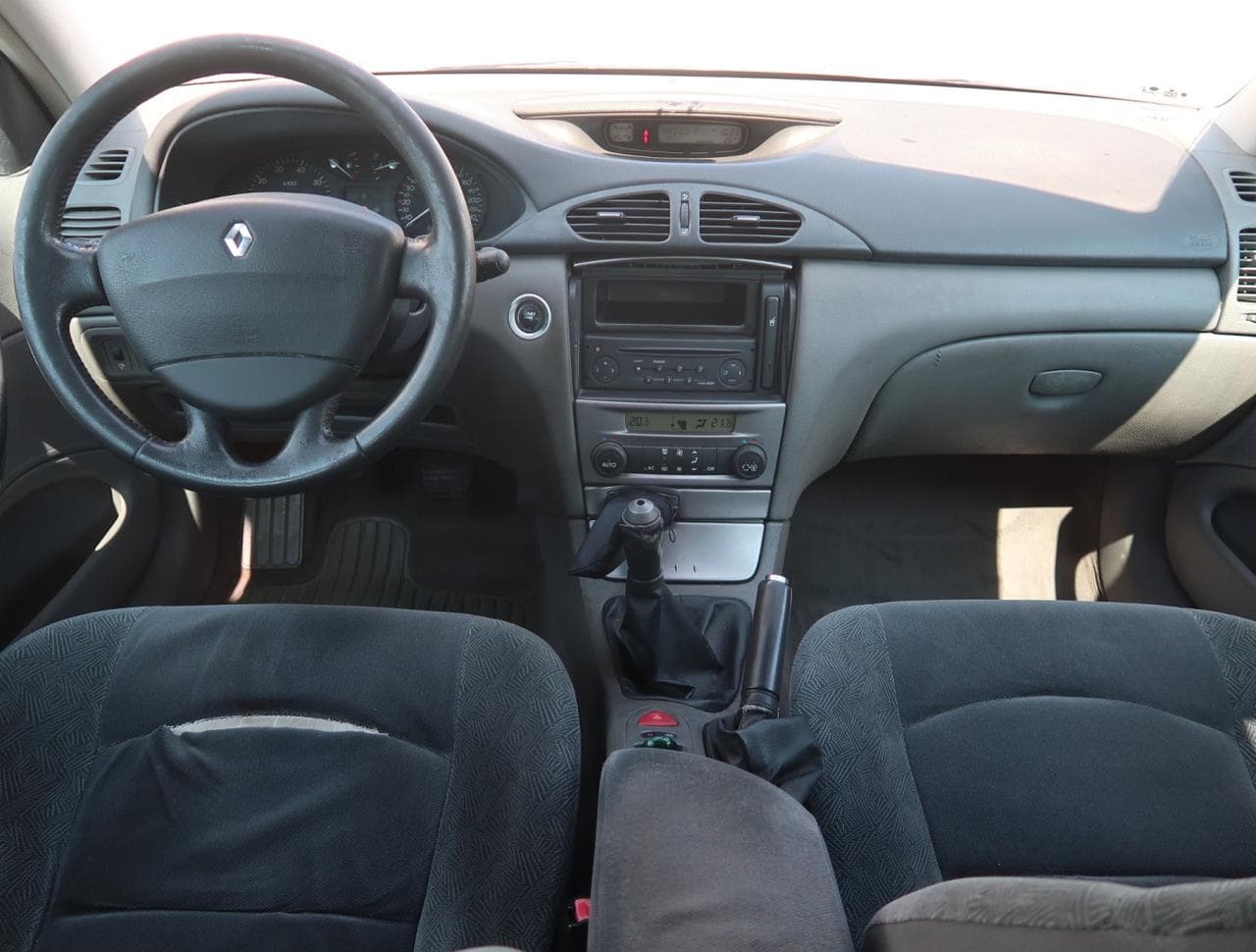 2002 Renault LAGUNA - 10