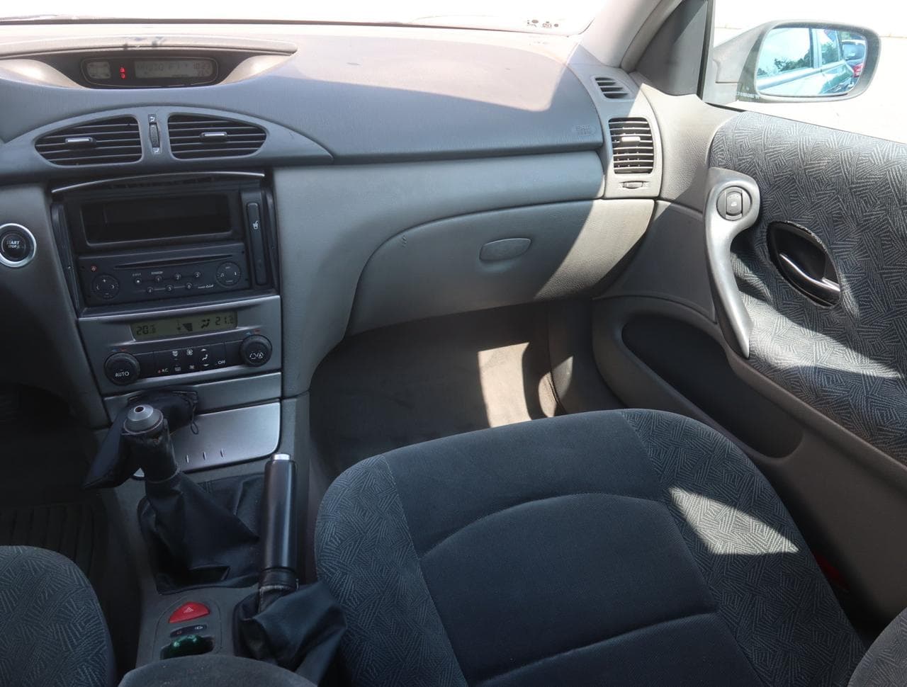 2002 Renault LAGUNA - 11