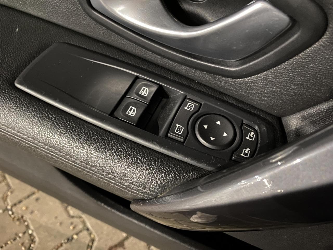 2010 Renault LAGUNA - 11