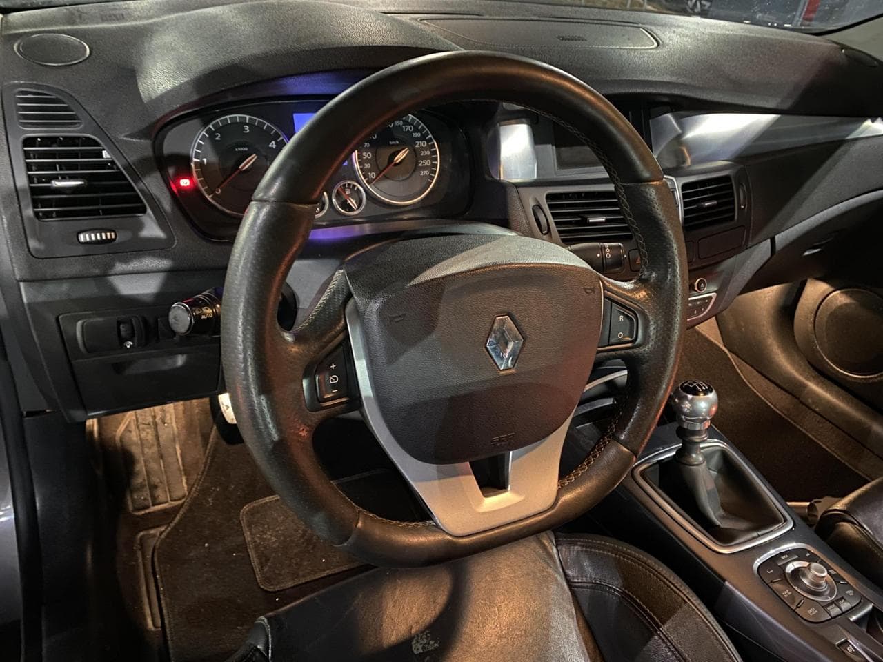 2010 Renault LAGUNA - 12