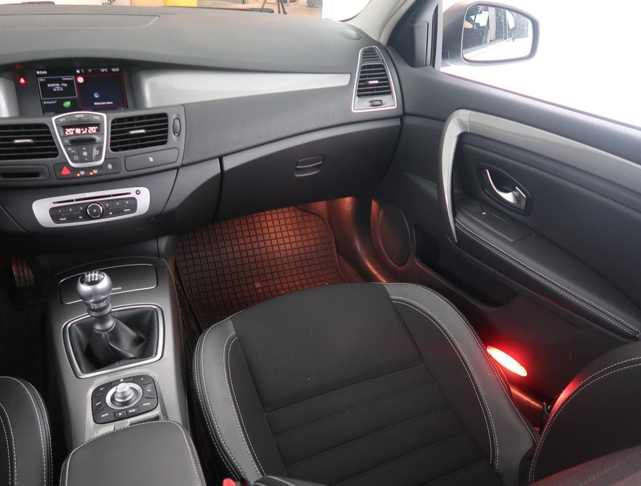 2015 Renault LAGUNA - 11