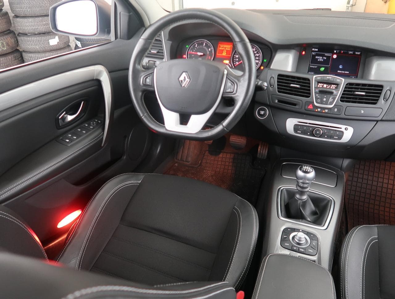 2015 Renault LAGUNA - 9