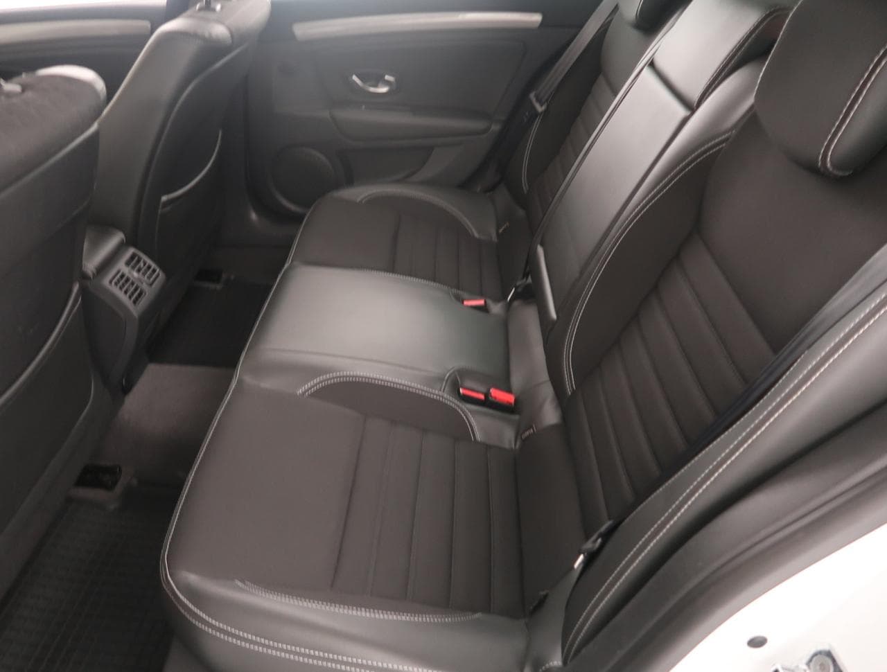 2015 Renault LAGUNA - 15