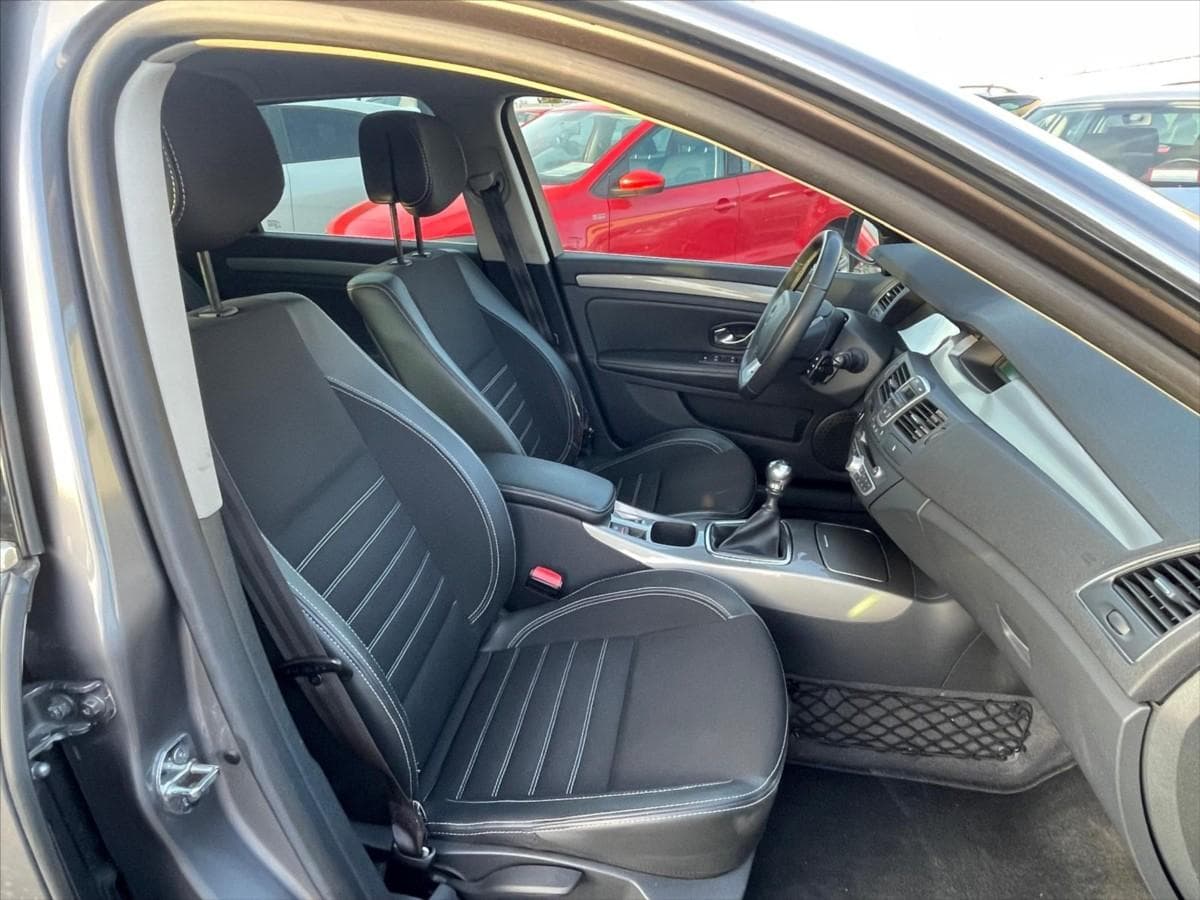 2013 Renault Laguna - 10