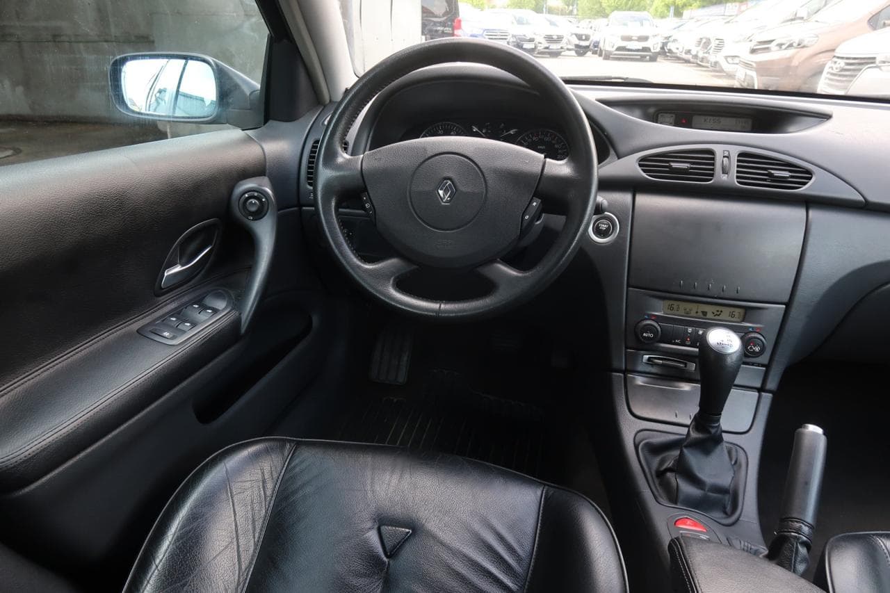 2004 Renault LAGUNA - 9