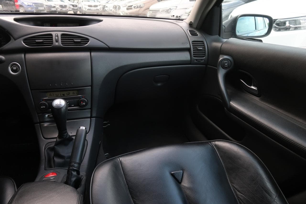 2004 Renault LAGUNA - 11