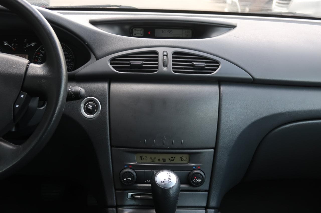 2004 Renault LAGUNA - 18