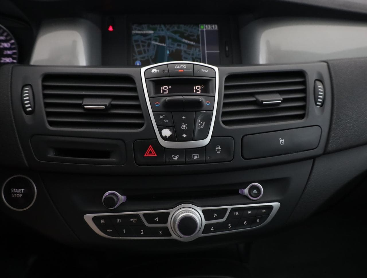 2011 Renault LAGUNA - 40