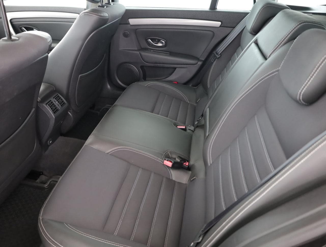 2011 Renault LAGUNA - 30