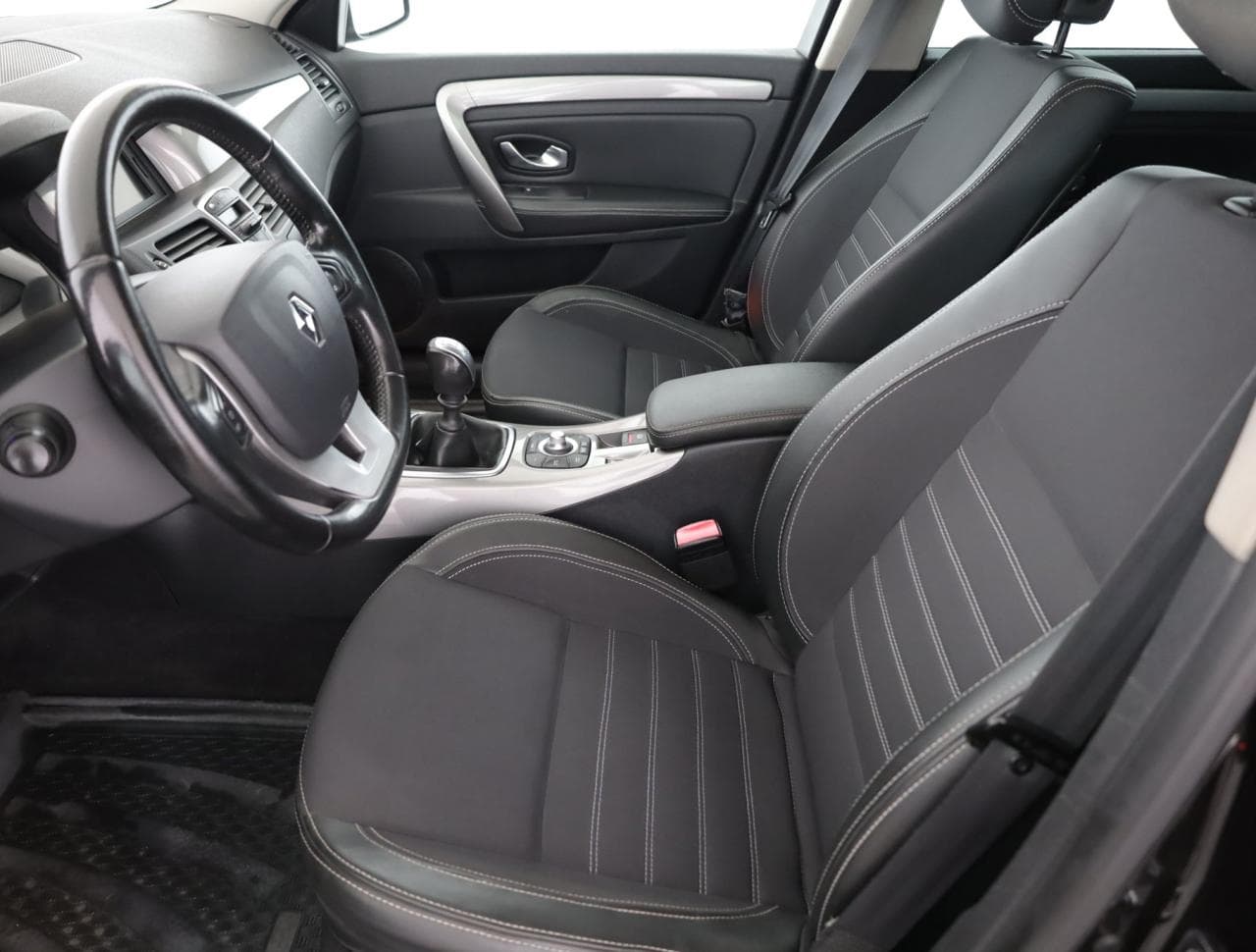 2011 Renault LAGUNA - 32