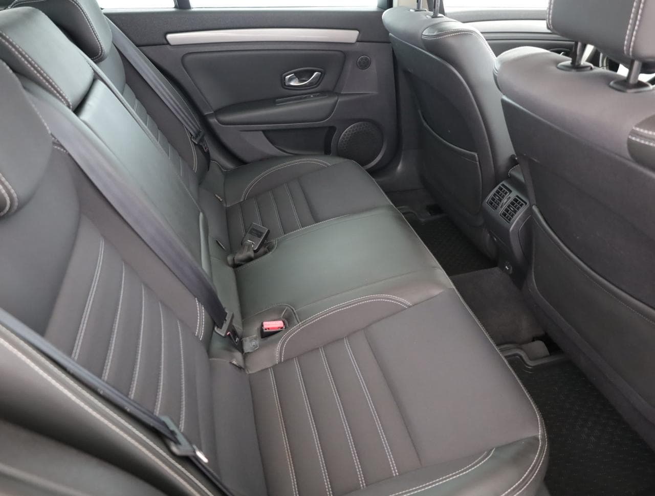 2011 Renault LAGUNA - 27