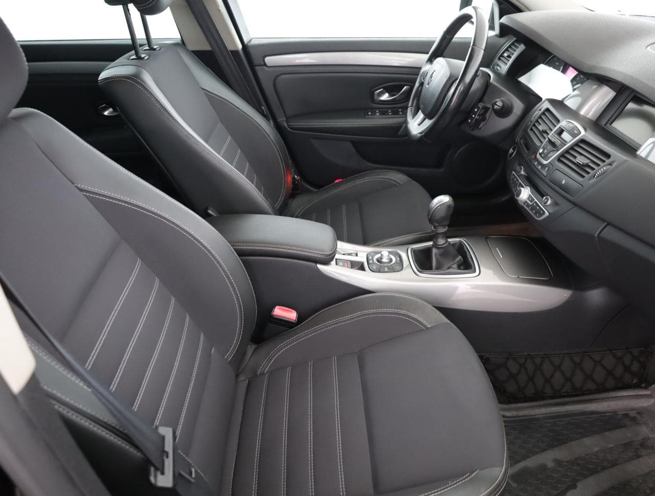 2011 Renault LAGUNA - 24