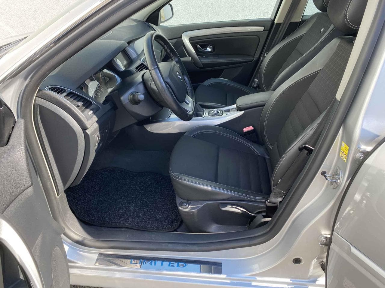 2015 Renault LAGUNA - 17